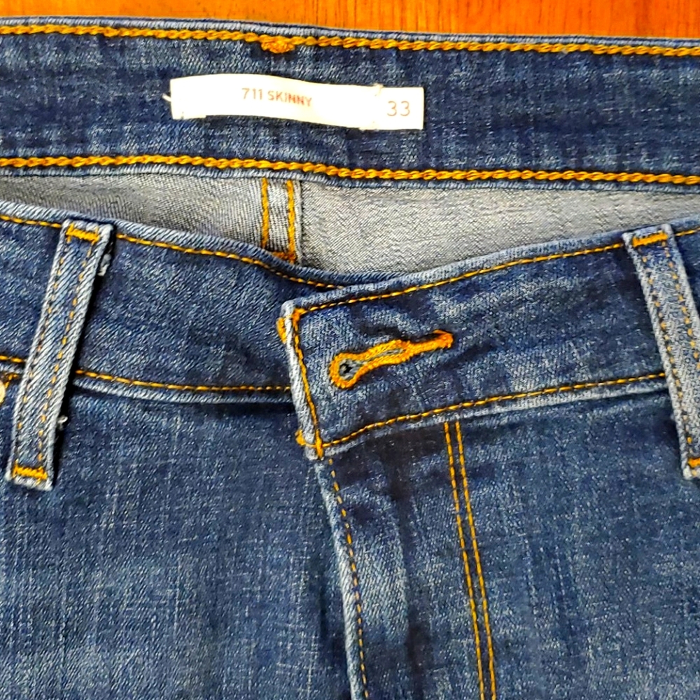 Levi 711 skinny jeans